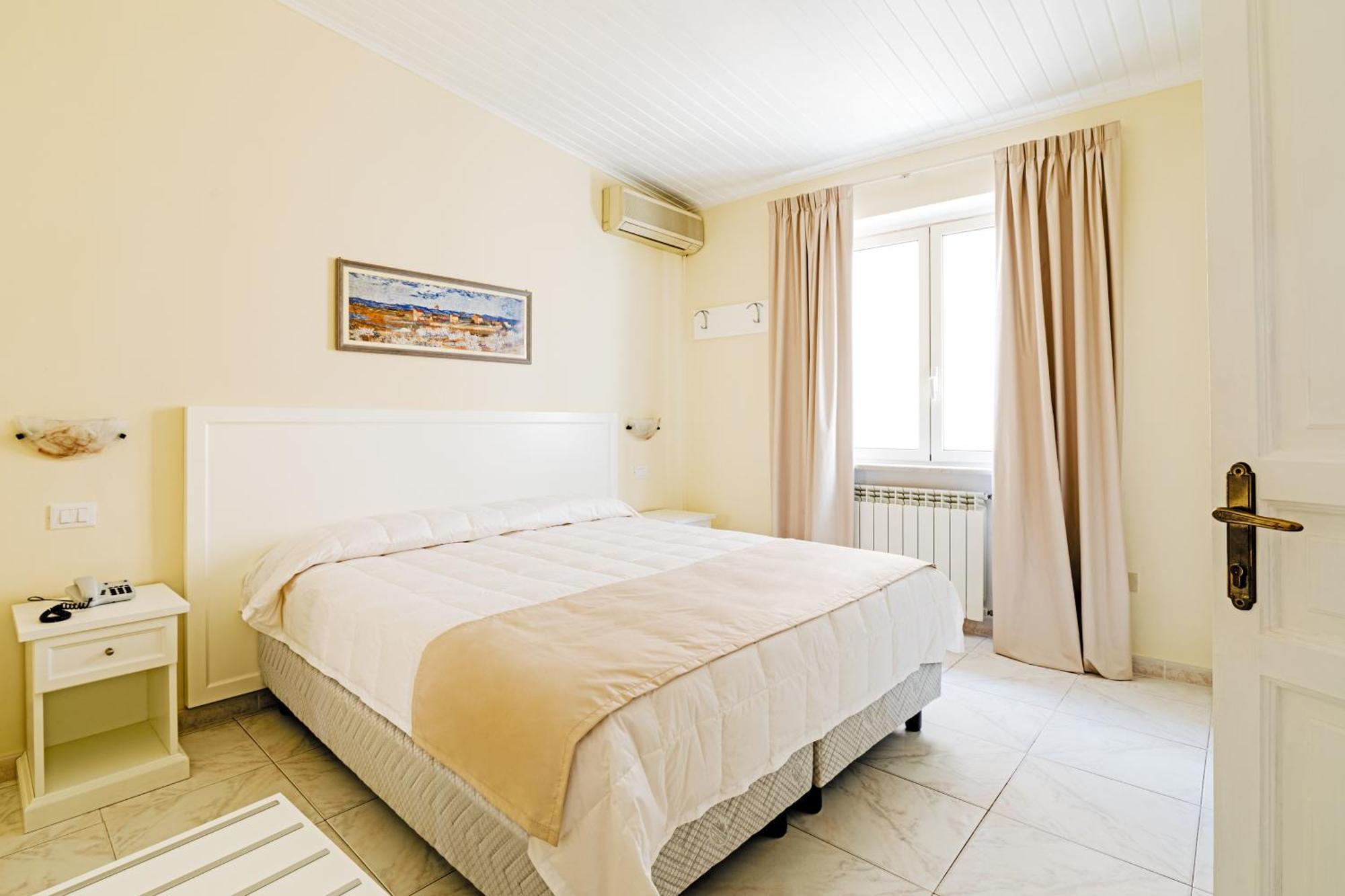 Hotel Da Raffaele Иския Екстериор снимка
