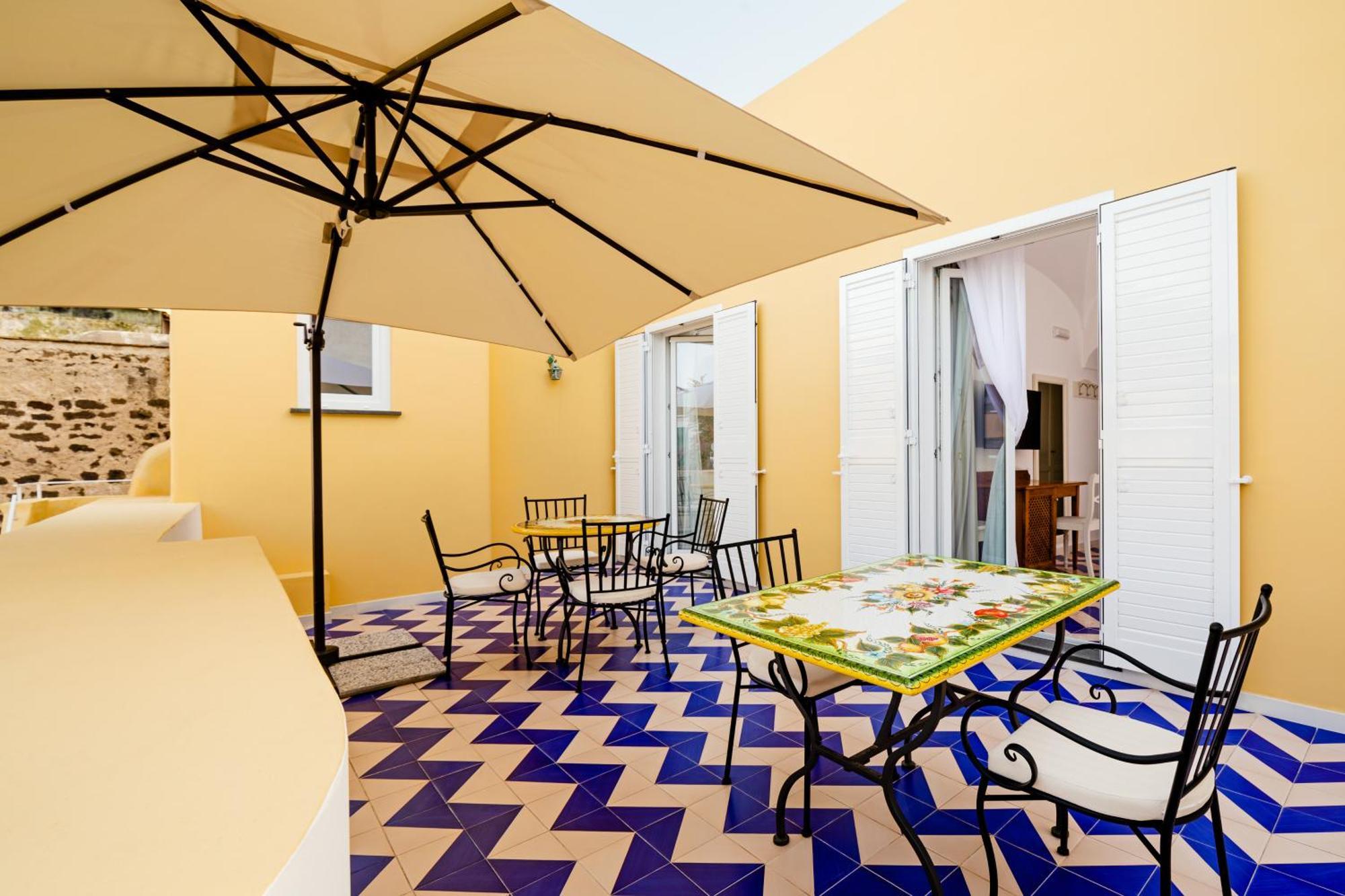 Hotel Da Raffaele Иския Екстериор снимка