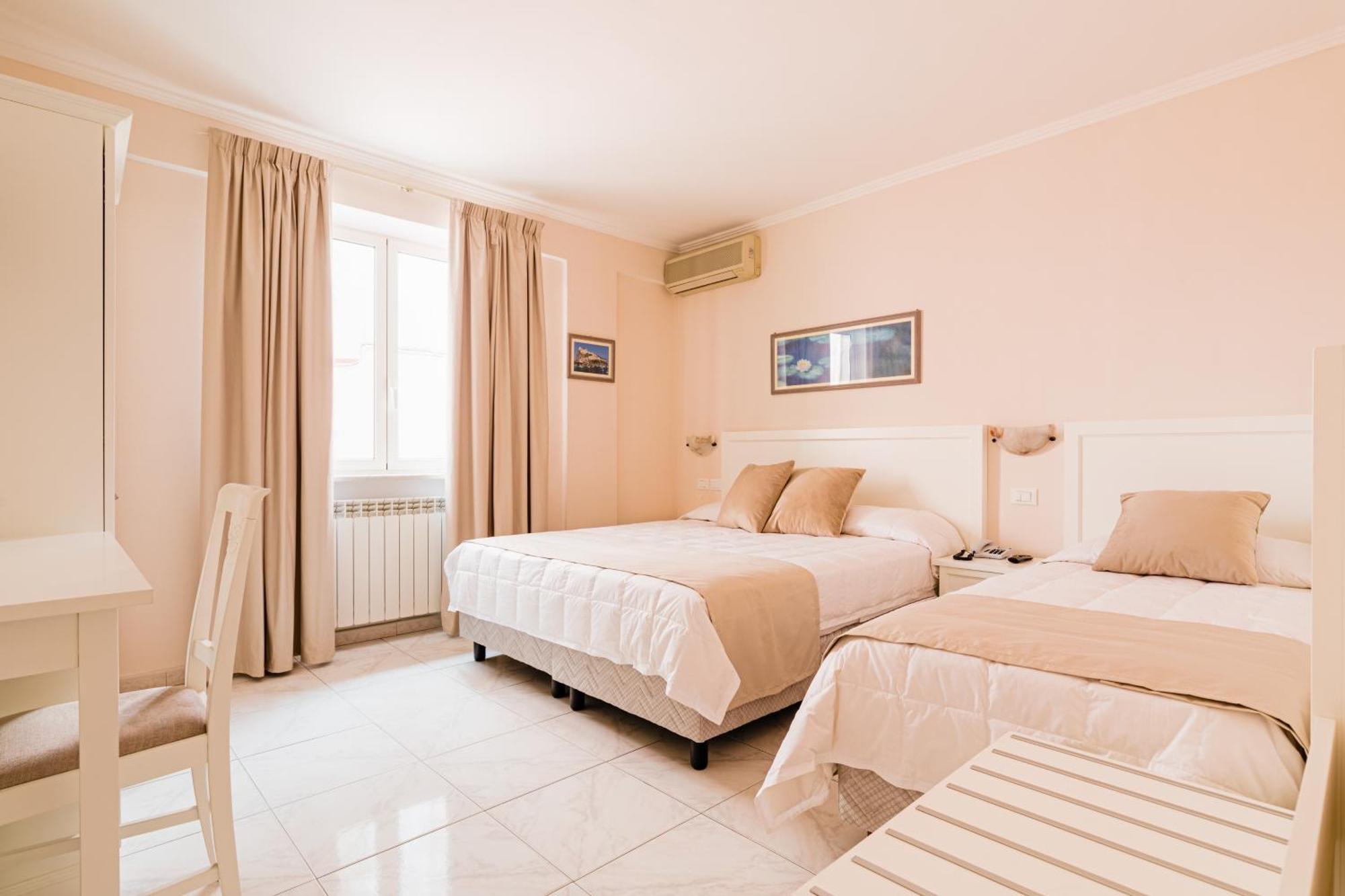 Hotel Da Raffaele Иския Екстериор снимка
