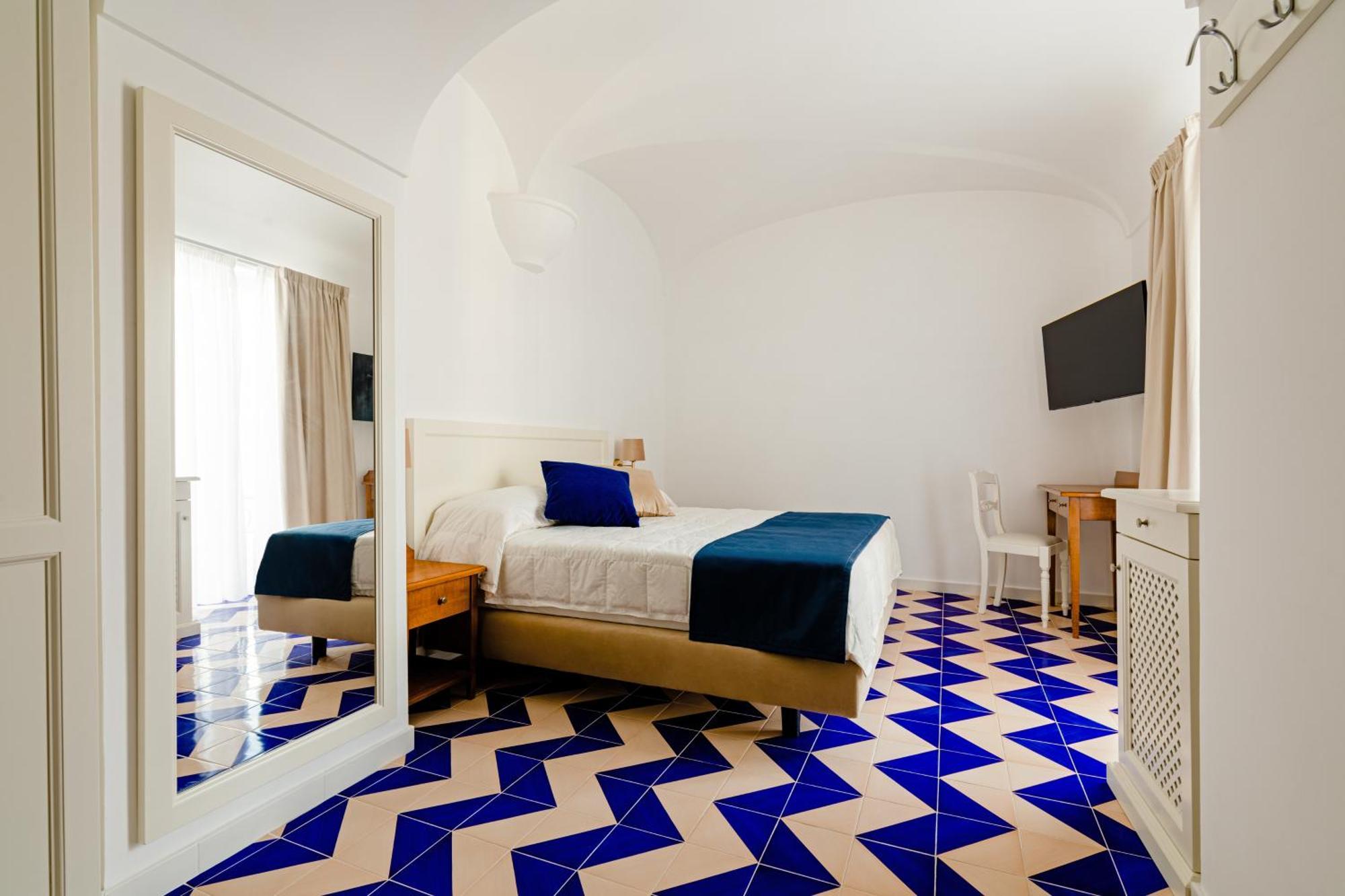 Hotel Da Raffaele Иския Екстериор снимка